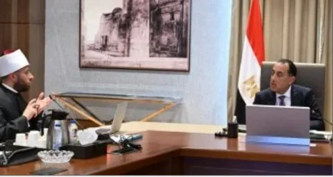 ما الدوافع وراء توجيه رئيس وزراء مصر لتسجيل أملاك الأوقاف لطرحها على القطاع الخاص؟ ولماذا رأى الكثيرون أن ذلك يعدّ تعدياً على المحظورات؟ الجدل مستمر حول ألغاز الإعلاميين المرتبطين بالسلطة تجاه ما هو قادم. ما الدوافع وراء توجيه رئيس وزراء مصر لتسجيل أملاك الأوقاف لطرحها على القطاع الخاص؟ ولماذا رأى الكثيرون أن ذلك يعدّ تعدياً على المحظورات؟ الجدل مستمر حول ألغاز الإعلاميين المرتبطين بالسلطة تجاه ما هو قادم.