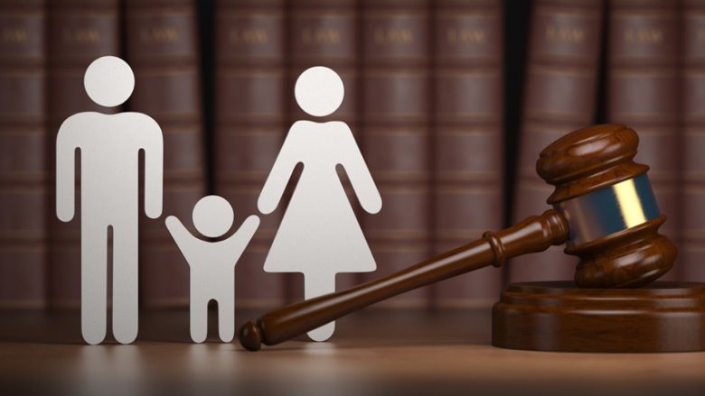ما حقوق الأولاد المحضونين مع أمهم من النفقة؟ الإفتاء توضح