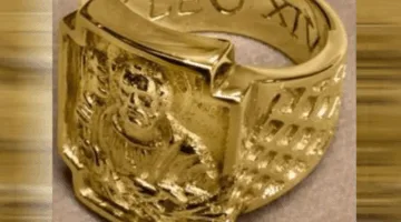 ما رمزية ‘خاتم الصياد’ الذي ارتداه البابا لاون الثالث عشر في حفل تنصيبه؟