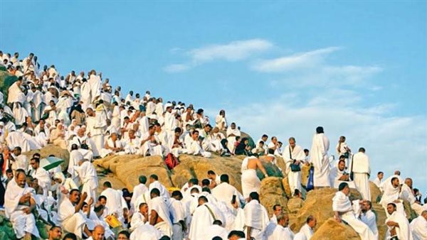 ما شروط وأحكام الوقوف بعرفة؟ أستاذ بجامعة الأزهر يجيب (فيديو)