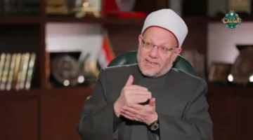 ما هو الحكم إذا جاءت الدورة الشهرية للمرأة قبل طواف الإفاضة؟ (فيديو)