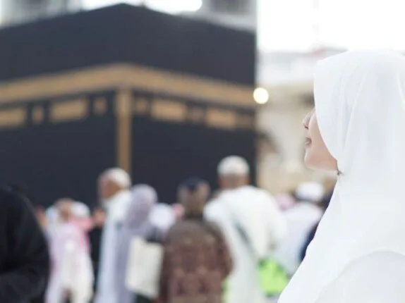 ما هو رأي الشرع في تناول النساء لأدوية تأخير الحيض أثناء الحج؟.. فتاوى من داعية ما هو رأي الشرع في تناول النساء لأدوية تأخير الحيض أثناء الحج؟.. فتاوى من داعية