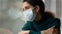 ما هي أعراض كوفيد الطويل؟ ولماذا يشعر البعض بالتعب المستمر؟