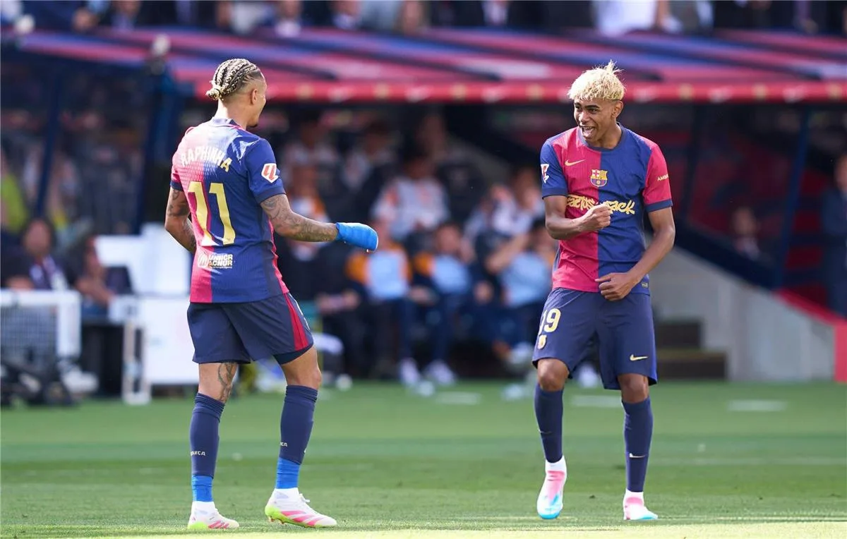 ماذا يحتاج برشلونة للتتويج بالدوري الاسباني بعد الفوز على ريال مدريد؟