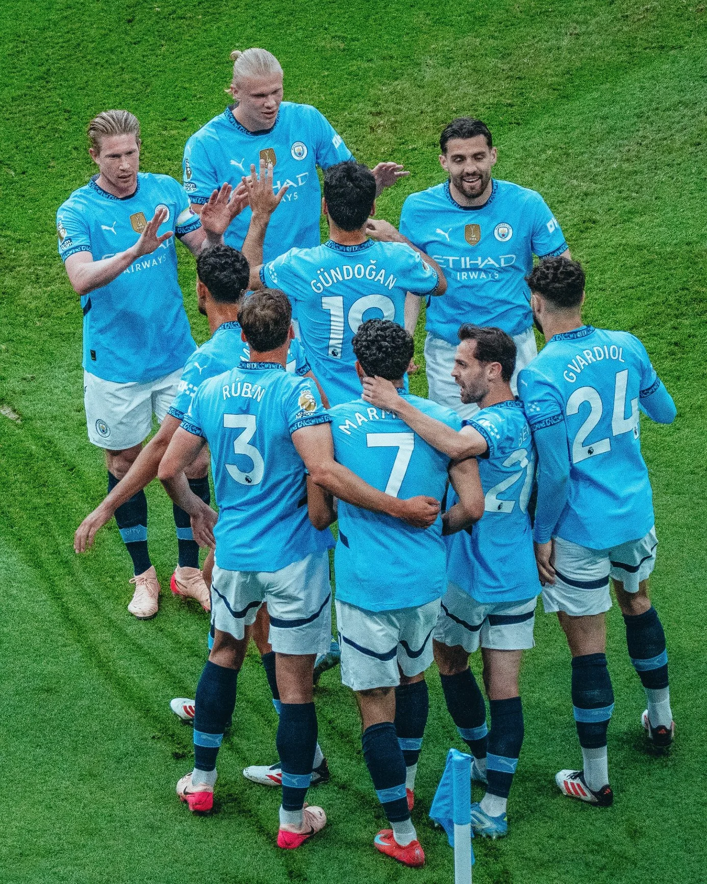 مانشستر سيتي يتفوق على بورنموث بثلاثية في الدوري الإنجليزي مانشستر سيتي يتفوق على بورنموث بثلاثية في الدوري الإنجليزي