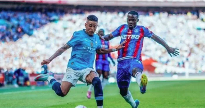 مانشستر سيتي يتلقى هزيمة أمام كريستال بالاس ويضيع فرصة الفوز بلقب كأس الاتحاد الإنجليزي «فيديو» مانشستر سيتي يتلقى هزيمة أمام كريستال بالاس ويضيع فرصة الفوز بلقب كأس الاتحاد الإنجليزي «فيديو»