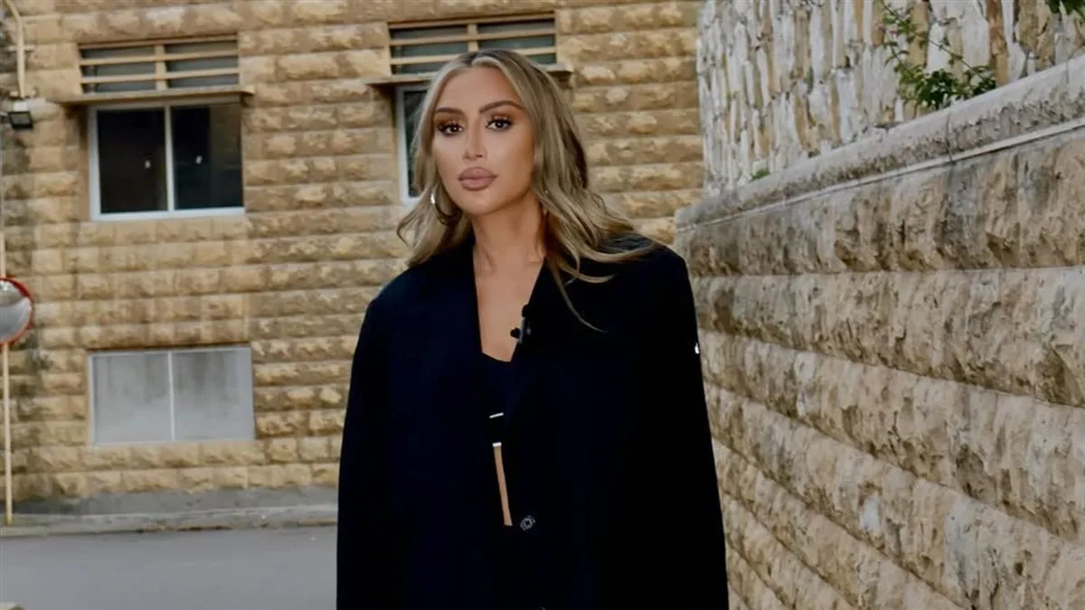 مايا دياب تقدم عرضًا غنائيًا في البحرين بالتعاون مع فرقة جيبسي كينغ. مايا دياب تقدم عرضًا غنائيًا في البحرين بالتعاون مع فرقة جيبسي كينغ.