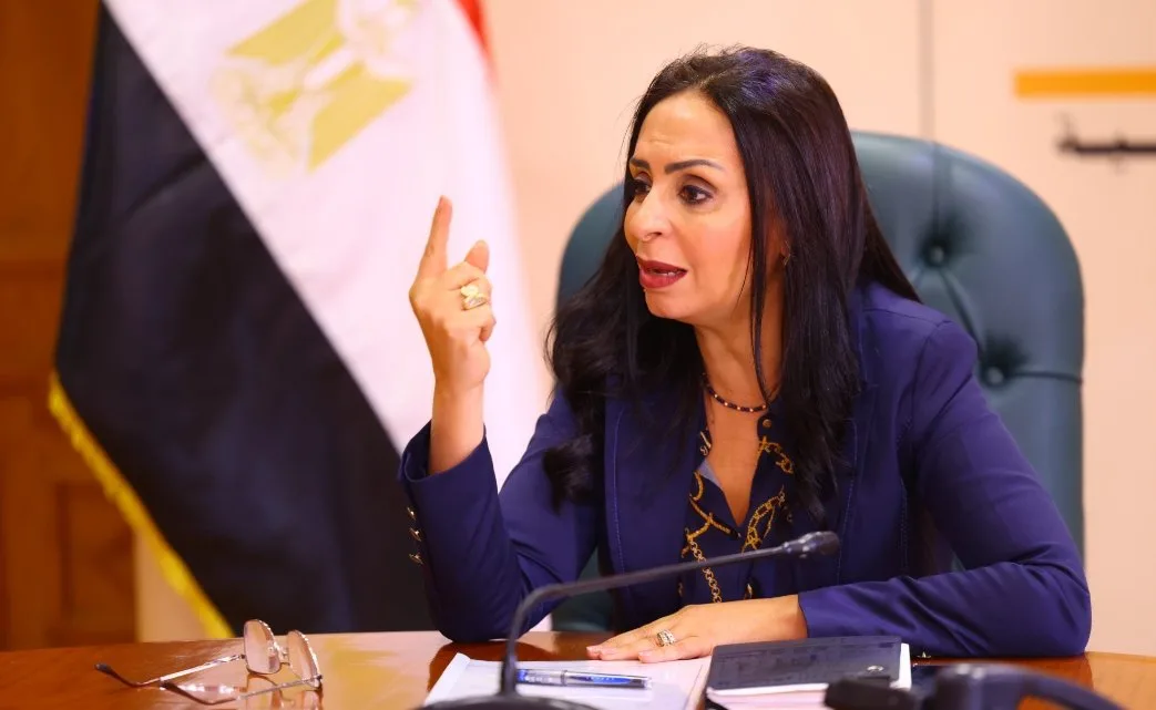 مايا مرسي تستعرض استراتيجية تحسين مؤسسات الدفاع الاجتماعي في جميع أنحاء البلاد مايا مرسي تستعرض استراتيجية تحسين مؤسسات الدفاع الاجتماعي في جميع أنحاء البلاد