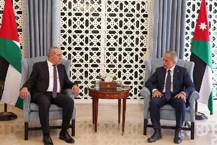 مباحثات فلسطينية أردنية في عمان بشأن وقف النار وإدخال المساعدات لغزة.. الشيخ يؤكد على تولي فلسطين مسؤولياتها المدنية والأمنية وانسحاب قوات الاحتلال الكامل من القطاع