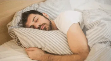 متى يتحول النوم إلى خصم للعقل؟