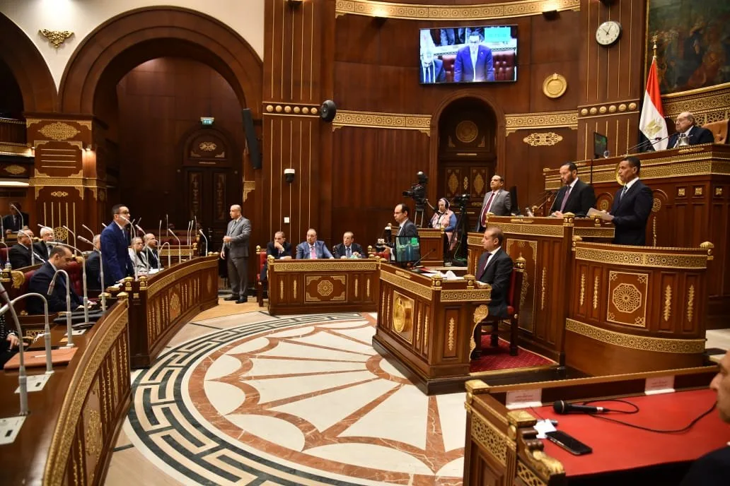 وكيل الشيوخ يرفع الجلسة العامة دون تحديد موعد لاستئناف الانعقاد وكيل الشيوخ يرفع الجلسة العامة دون تحديد موعد لاستئناف الانعقاد