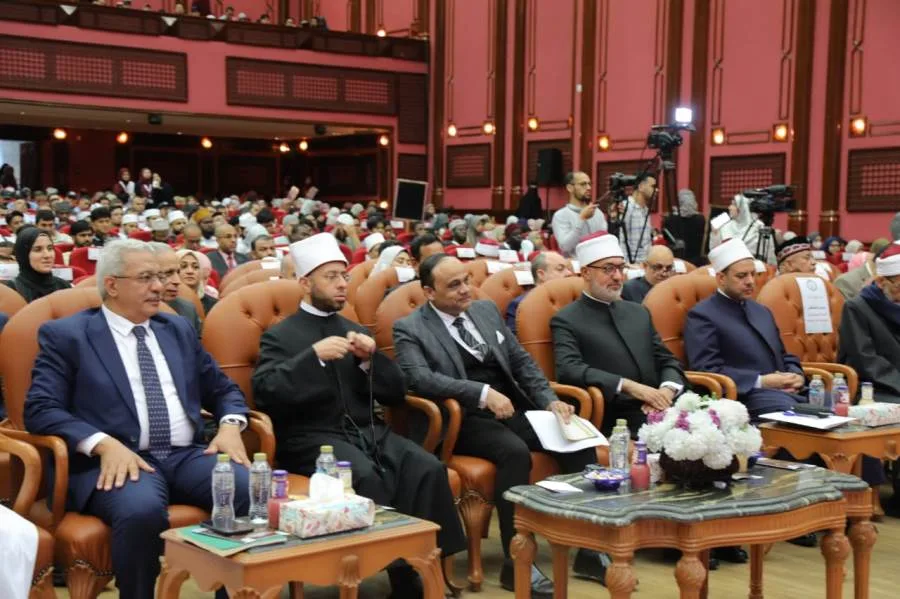مجمع البحوث الإسلامية يشارك في الجلسة الافتتاحية لمؤتمر “الأزهر ودور المصلحين” مجمع البحوث الإسلامية يشارك في الجلسة الافتتاحية لمؤتمر “الأزهر ودور المصلحين”