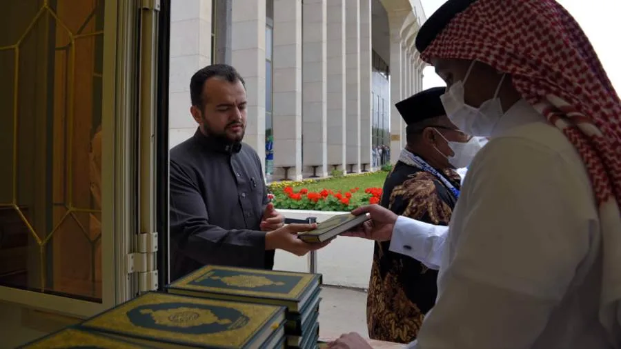 مجمع الملك فهد لطباعة المصحف الشريف يوزع 190,000 نسخة من كتاب الله الكريم مجمع الملك فهد لطباعة المصحف الشريف يوزع 190,000 نسخة من كتاب الله الكريم