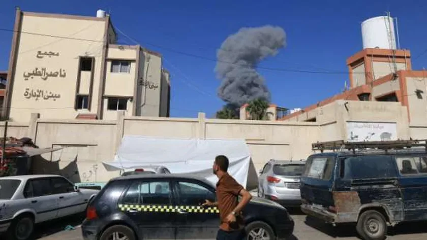 العدوان يستهدف مجمع ناصر الطبي ويؤدي لاستشهاد الصحفي حسن أصليح أثناء تلقيه الرعاية الطبية. العدوان يستهدف مجمع ناصر الطبي ويؤدي لاستشهاد الصحفي حسن أصليح أثناء تلقيه الرعاية الطبية.