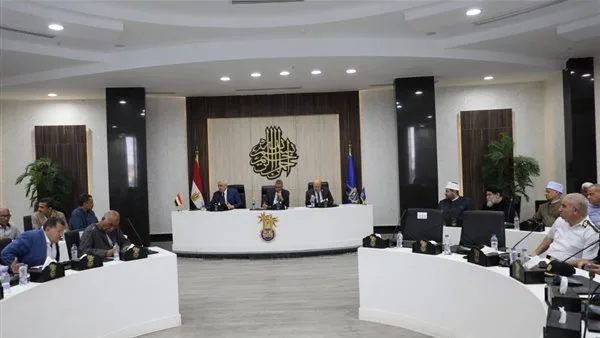 محافظ أسوان: أسبوع واحد لإكمال صرف كافة مستندات مشروعات الخطة الاستثمارية محافظ أسوان: أسبوع واحد لإكمال صرف كافة مستندات مشروعات الخطة الاستثمارية