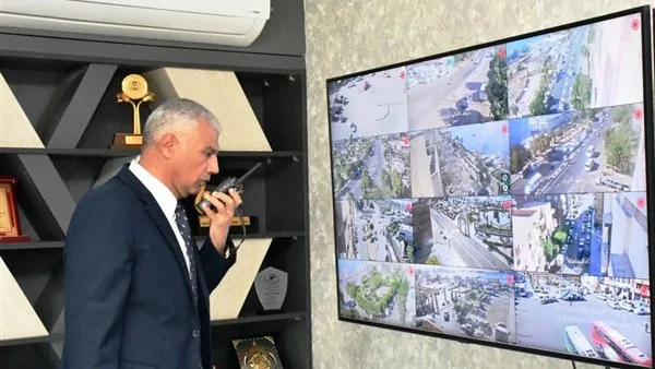 محافظ أسوان يراقب جهود إخماد حريق نشب في فندق شعبي محافظ أسوان يراقب جهود إخماد حريق نشب في فندق شعبي