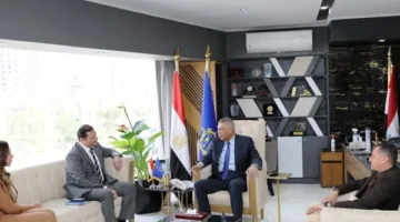 محافظ أسوان يرحب بنائب رئيس هيئة التأمين الصحي الشامل