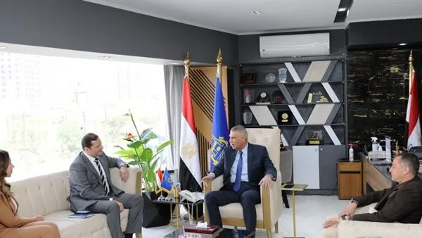 محافظ أسوان يرحب بنائب رئيس هيئة التأمين الصحي الشامل محافظ أسوان يرحب بنائب رئيس هيئة التأمين الصحي الشامل