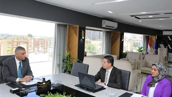 محافظ أسوان يستقبل فريق صندوق معالجة الإدمان لمناقشة تعزيز جهود التوعية محافظ أسوان يستقبل فريق صندوق معالجة الإدمان لمناقشة تعزيز جهود التوعية