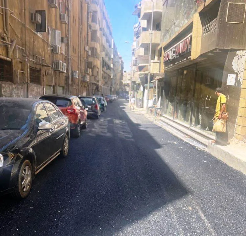 محافظ أسوان يوجه للإسراع باستكمال المشروعات المدرجة ضمن خطة الرصف بنسبة 98 %