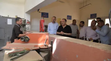 محافظ أسيوط يزور مركز “خان الخليلي” للحرف اليدوية ويشدد على تأييده للصناعات التقليدية