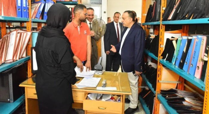 محافظ أسيوط يزور مركز خدمات المستثمرين لمراجعة مستوى الخدمات وتعزيز بيئة الاستثمار في المحافظة. محافظ أسيوط يزور مركز خدمات المستثمرين لمراجعة مستوى الخدمات وتعزيز بيئة الاستثمار في المحافظة.