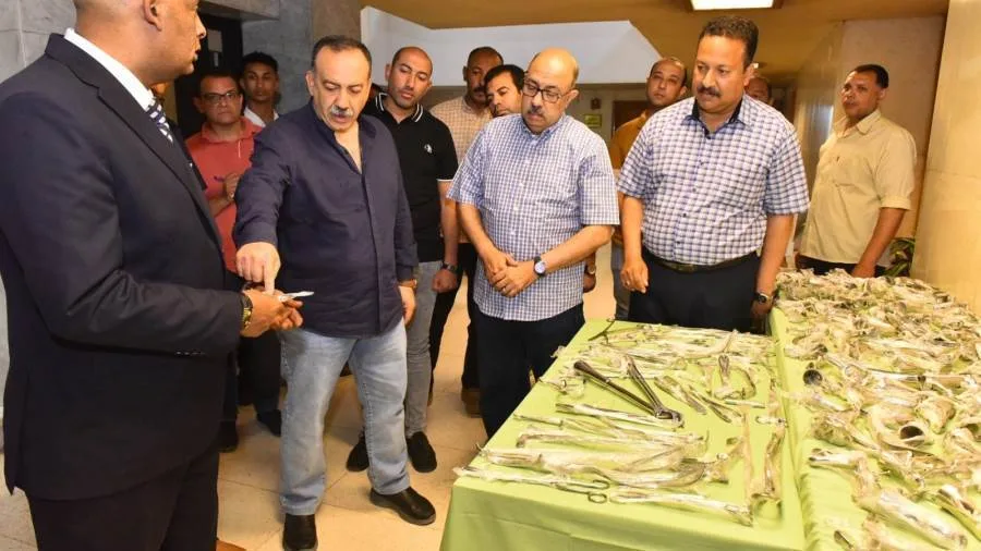 محافظ أسيوط يشهد توزيع 840 جهازًا جراحيًا تم إعادة تأهيله محافظ أسيوط يشهد توزيع 840 جهازًا جراحيًا تم إعادة تأهيله