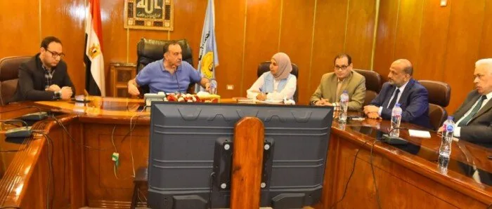 محافظ أسيوط يطلق حملة «بالوعي نتعاون لحماية الأسرة وتمكين المرأة» محافظ أسيوط يطلق حملة «بالوعي نتعاون لحماية الأسرة وتمكين المرأة»