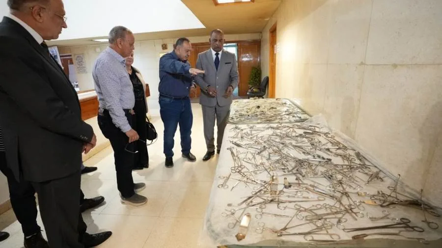 محافظ أسيوط يطلق مشروعًا رائدًا لإعادة تأهيل 618 آلة جراحية وتسليمها لمديرية الصحة بعد تعقيمها