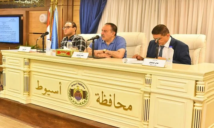 محافظ أسيوط يوافق على تخصيص أراضٍ لإقامة مؤسسات تعليمية في أبو تيج وصدفا محافظ أسيوط يوافق على تخصيص أراضٍ لإقامة مؤسسات تعليمية في أبو تيج وصدفا
