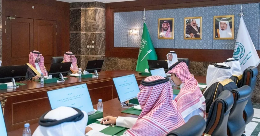 محافظ الأحساء يترأس اجتماع المجلس المحلي لمناقشة أولويات التنمية محافظ الأحساء يترأس اجتماع المجلس المحلي لمناقشة أولويات التنمية