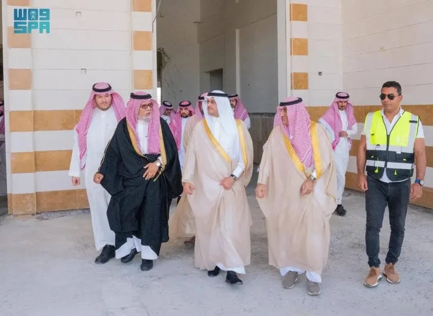 محافظ الأحساء يطلق المبادرة الخيرية التي أطلقها رجل الأعمال أحمد المظفر محافظ الأحساء يطلق المبادرة الخيرية التي أطلقها رجل الأعمال أحمد المظفر