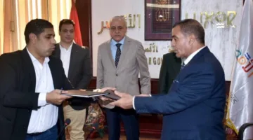 «محافظ الأقصر» يشارك في توقيع اتفاقية لإنشاء مزرعة نموذجية في أرمنت للإنتاج السمكي والحيواني والزراعي (فيديو)