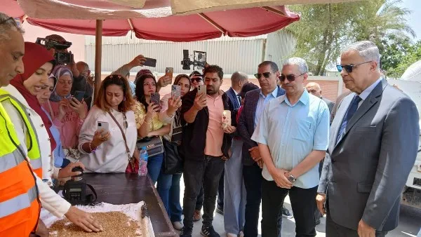 محافظ الإسكندرية: تيسير عملية توريد القمح وتحقيق إنسيابية