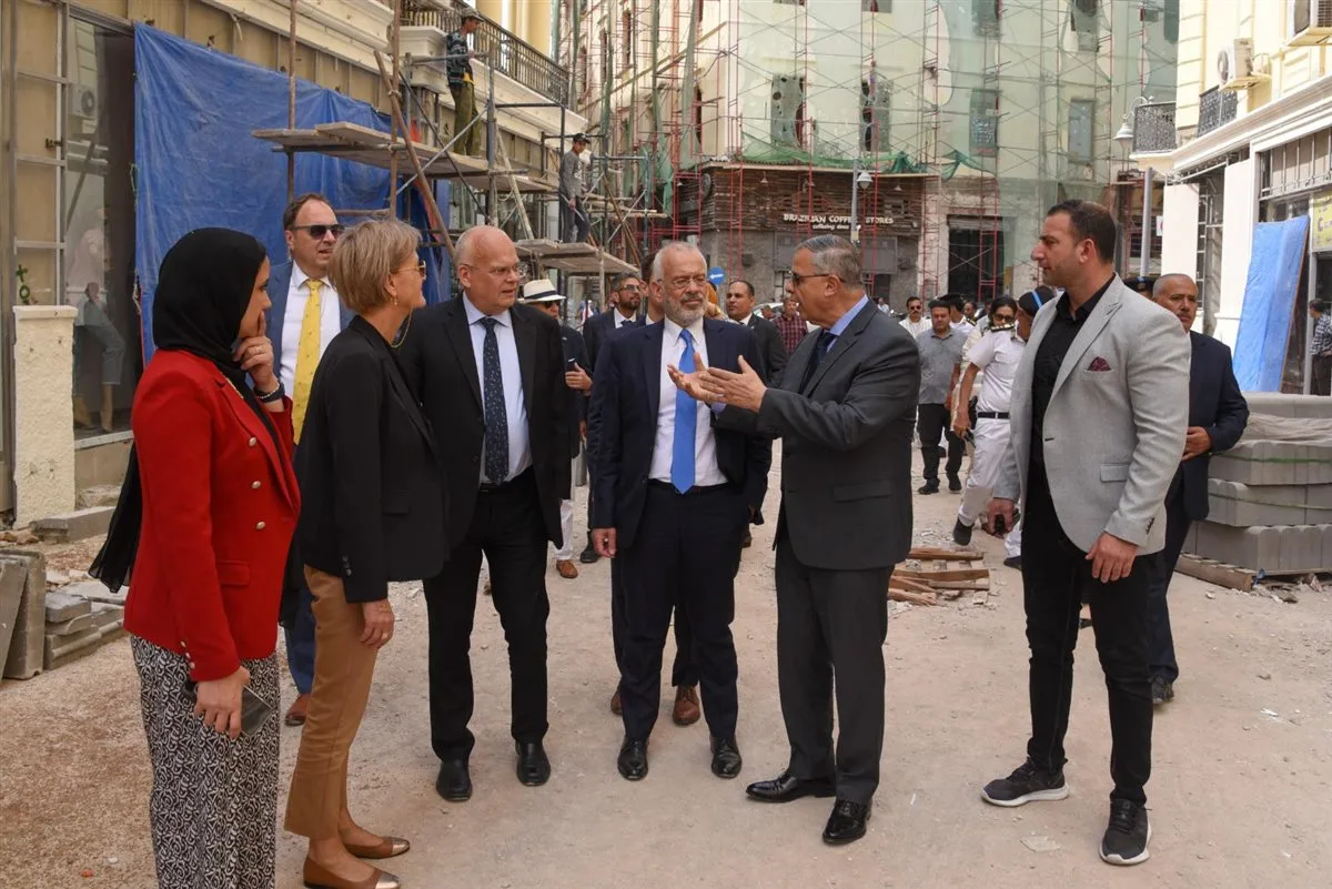 محافظ الإسكندرية وسفيرة الاتحاد الأوروبي يزوران مشروع إعادة إحياء شارع النبي دانيال محافظ الإسكندرية وسفيرة الاتحاد الأوروبي يزوران مشروع إعادة إحياء شارع النبي دانيال