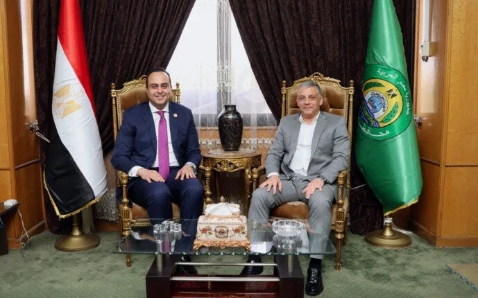 محافظ الإسماعيلية يستقبل رئيس الهيئة العامة للرعاية الصحية خلال زيارته لمنشآت الهيئة