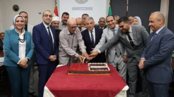محافظ الإسماعيلية يشيد باللجنة المسؤولة عن متابعة تسليم محصول القمح