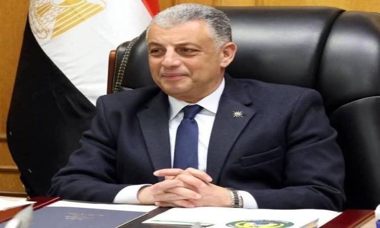 محافظ الإسماعيلية يوجه بتخصيص سيارة بريد متنقلة لخدمة أهالي قرية الحجاز