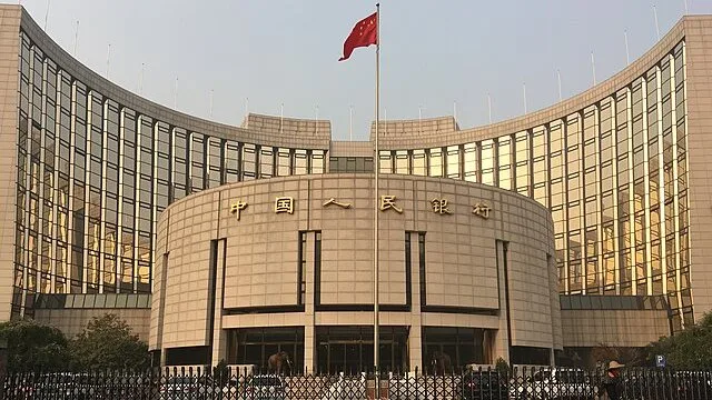 محافظ البنك المركزي الصيني: ضخ تريليون دولار في السوق بعد خفض نسبة الاحتياطي الإلزامي