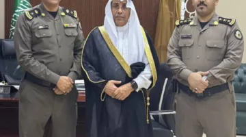 محافظ التربة يحتفل بمنح الشريف رتبته الجديدة