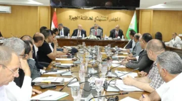 محافظ الجيزة يتدارس استراتيجية العمل خلال عيد الأضحى المبارك