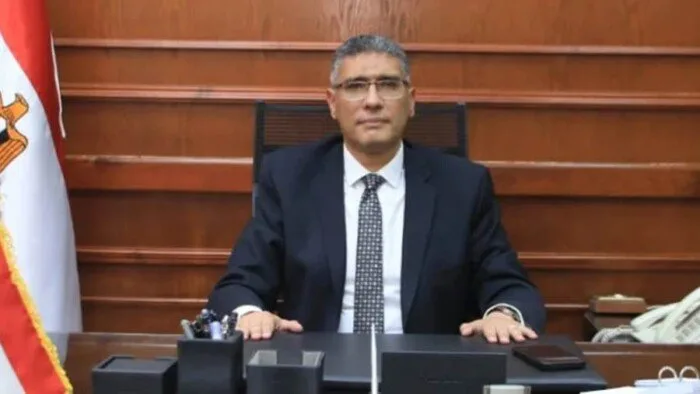 محافظ الجيزة يلتقي بأعضاء مجلسي الشيوخ والنواب لمناقشة المشاريع الخدمية محافظ الجيزة يلتقي بأعضاء مجلسي الشيوخ والنواب لمناقشة المشاريع الخدمية