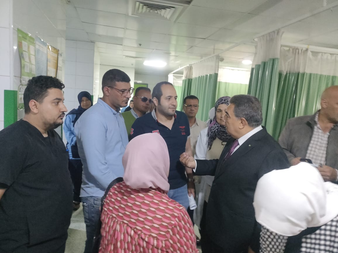 محافظ الدقهلية يتفقد مستشفى المنصورة التخصصي ويوجه بتكثيف أوجه الرعاية والعناية الطبية للمرضى