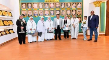 محافظ الدقهلية يوزع تأشيرات وتذاكر الحج على الفائزين من الجمعيات الأهلية