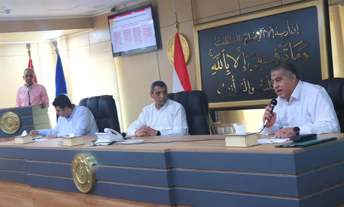 محافظ السويس: متابعة مستمرة للمتغيرات المكانية داخل لجان التقنين