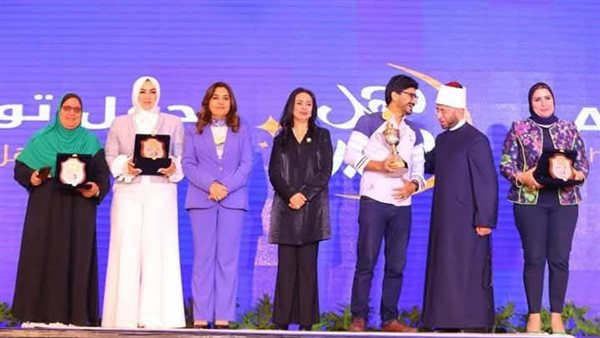 محافظ الشرقية يهنئ مؤسسة التكية للتنمية لفوز مطبخها الخيري بالمركز الأول جمهوريًا