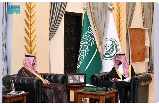 محافظ الطائف يجتمع مع وكيل وزارة البلديات لشؤون الأنظمة والقضايا القانونية محافظ الطائف يجتمع مع وكيل وزارة البلديات لشؤون الأنظمة والقضايا القانونية