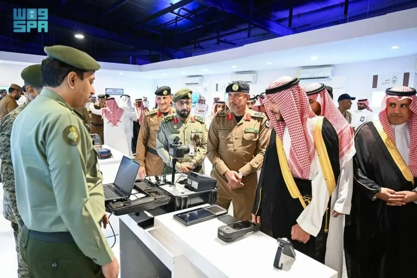 محافظ الطائف يزور مركز السيطرة الأمنية في البهيتة محافظ الطائف يزور مركز السيطرة الأمنية في البهيتة