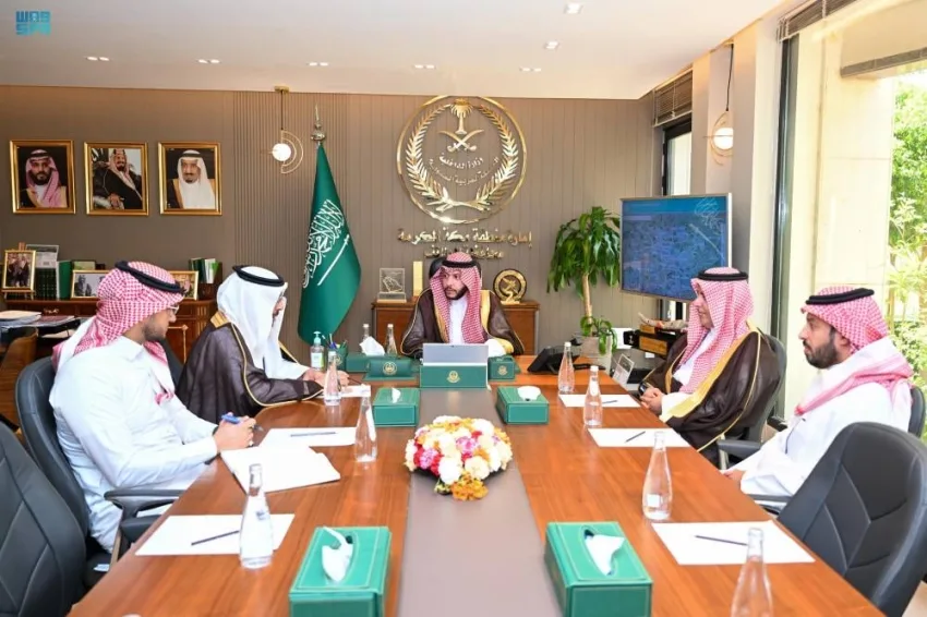 محافظ الطائف يستعرض الخطط التشغيلية لبلدية المحافظة خلال موسم الحج محافظ الطائف يستعرض الخطط التشغيلية لبلدية المحافظة خلال موسم الحج