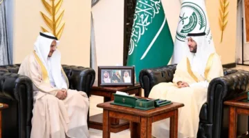 محافظ الطائف يستعرض خطط وبرامج جمعية (أعوان)